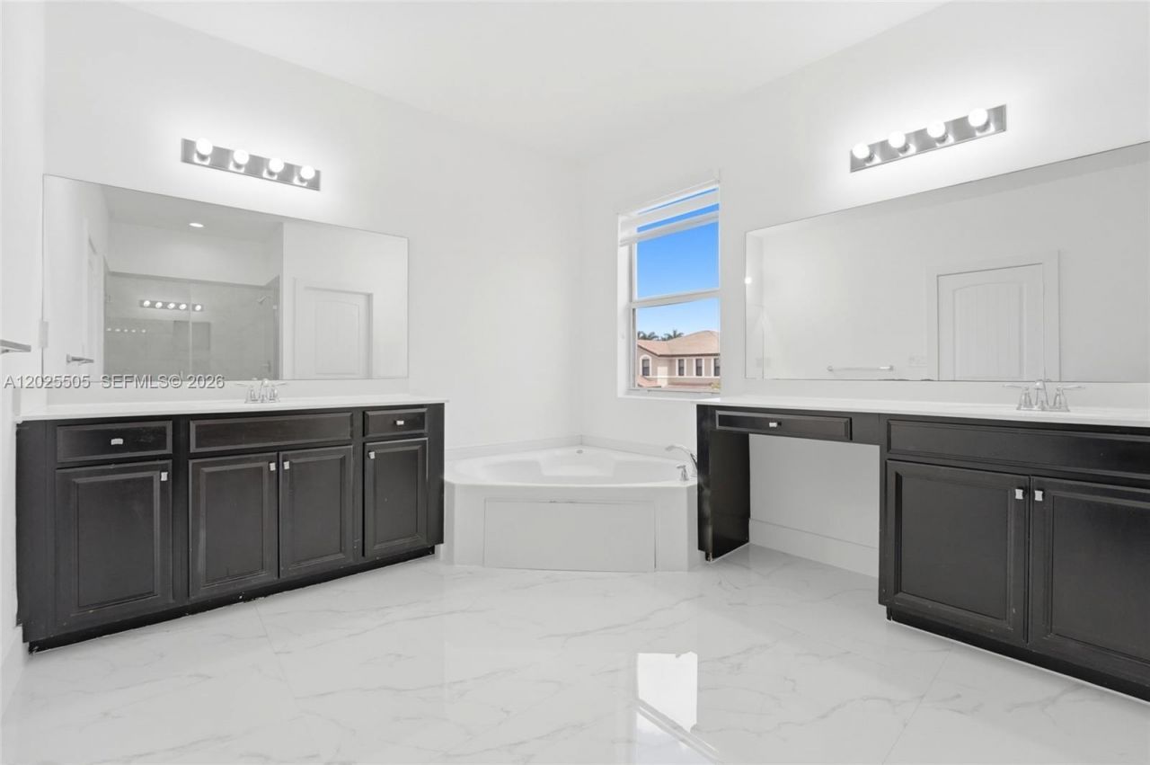 4107 NE 20th St , Homestead, FL 33033 Photo