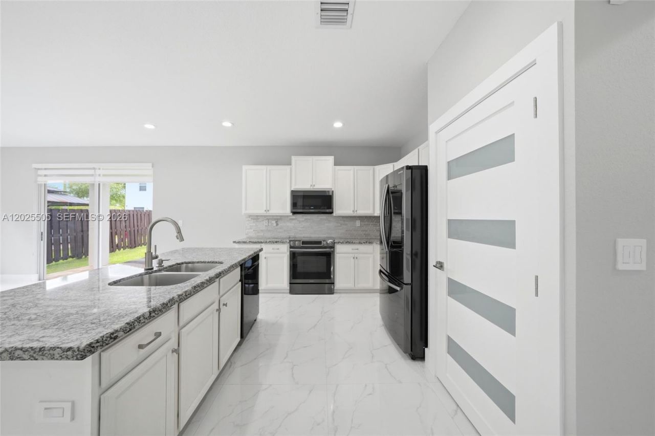4107 NE 20th St , Homestead, FL 33033 Photo