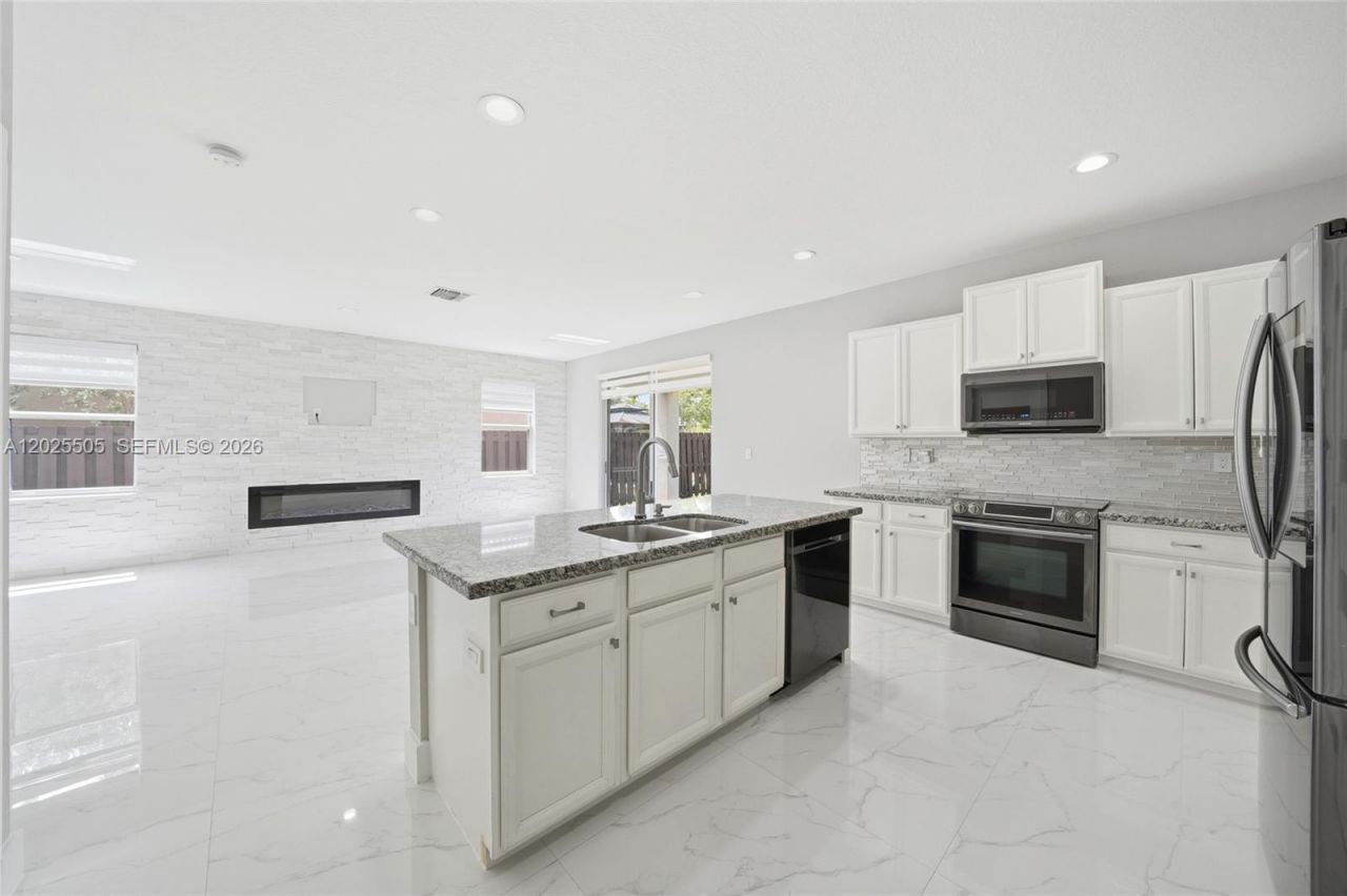4107 NE 20th St , Homestead, FL 33033 Photo