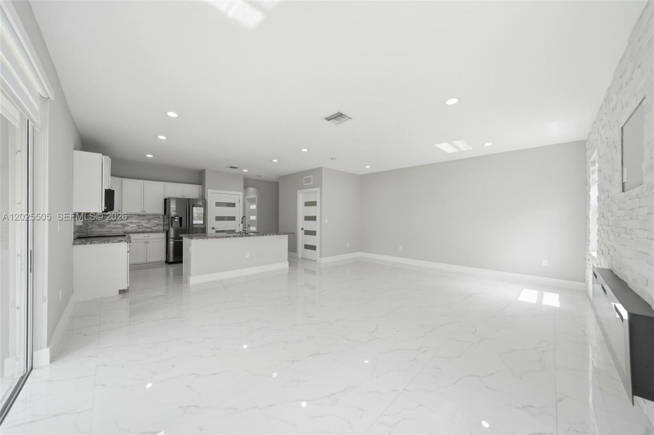 4107 NE 20th St , Homestead, FL 33033 Photo