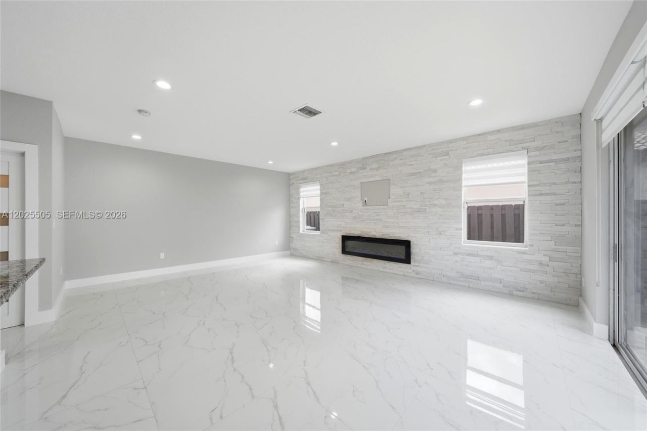 4107 NE 20th St , Homestead, FL 33033 Photo
