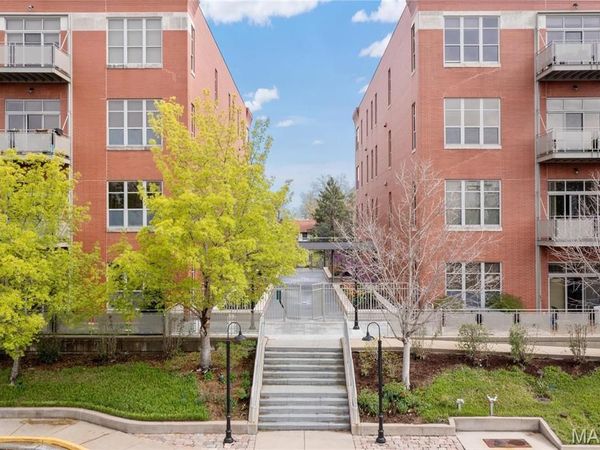 6340 Clayton , St Louis, MO 63117
