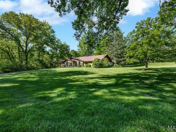 1 Huntleigh Trails Lane , St Louis, MO 63131