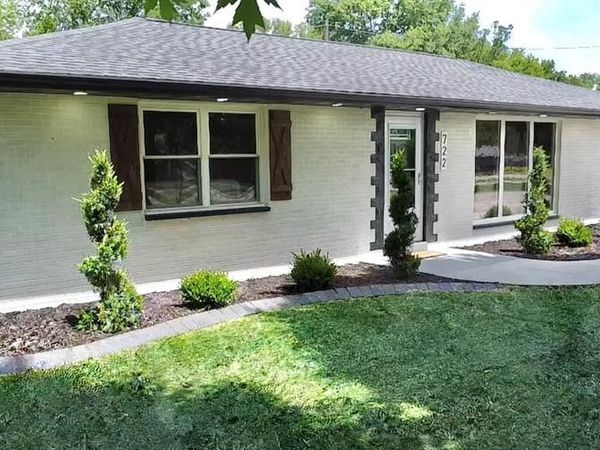 722 E Us Highway 40 , Troy, IL 62294