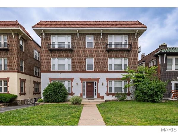 7012 Forsyth Boulevard, Unit 3W, University City, MO 63105