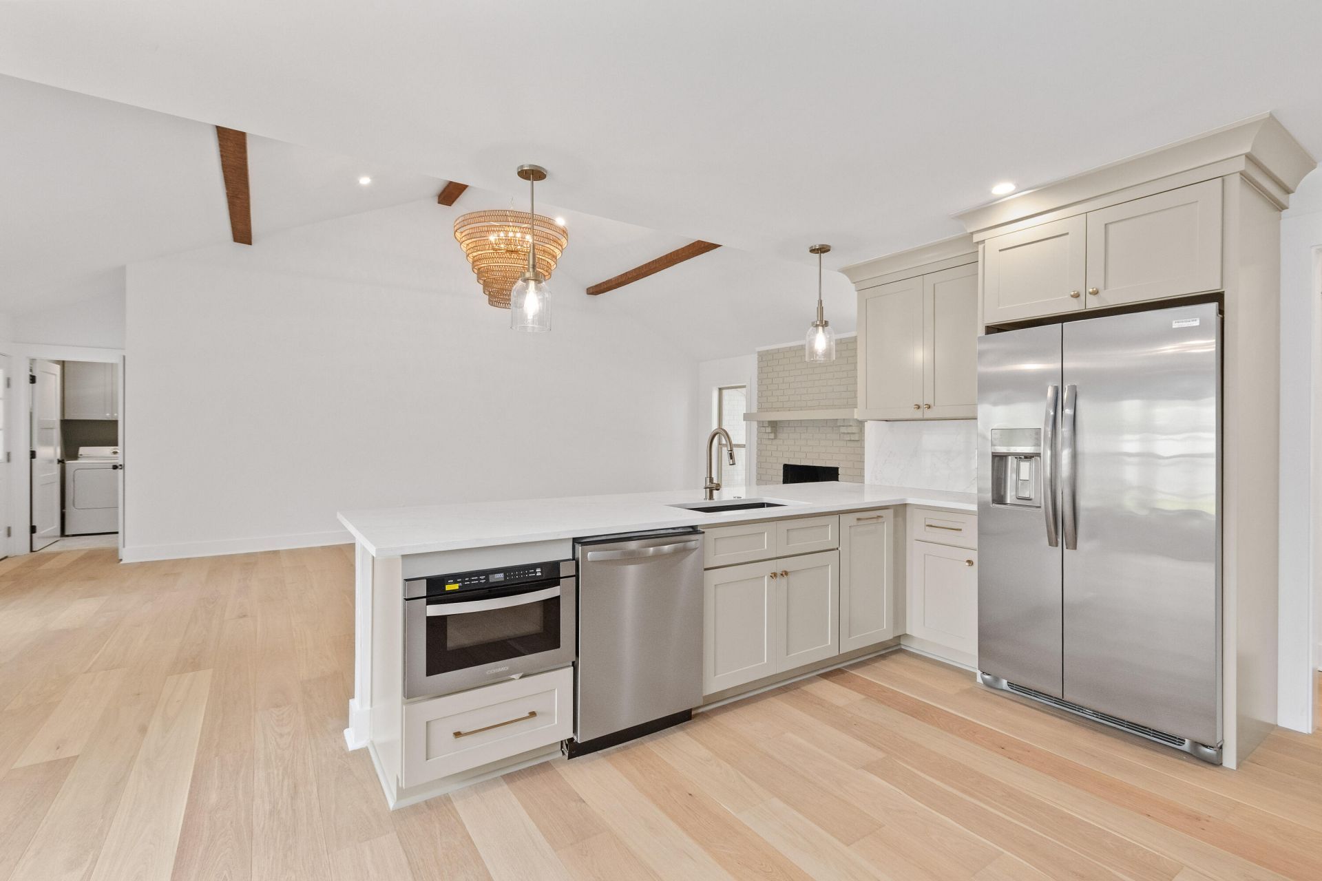2912 Doncaster Drive Photo 12