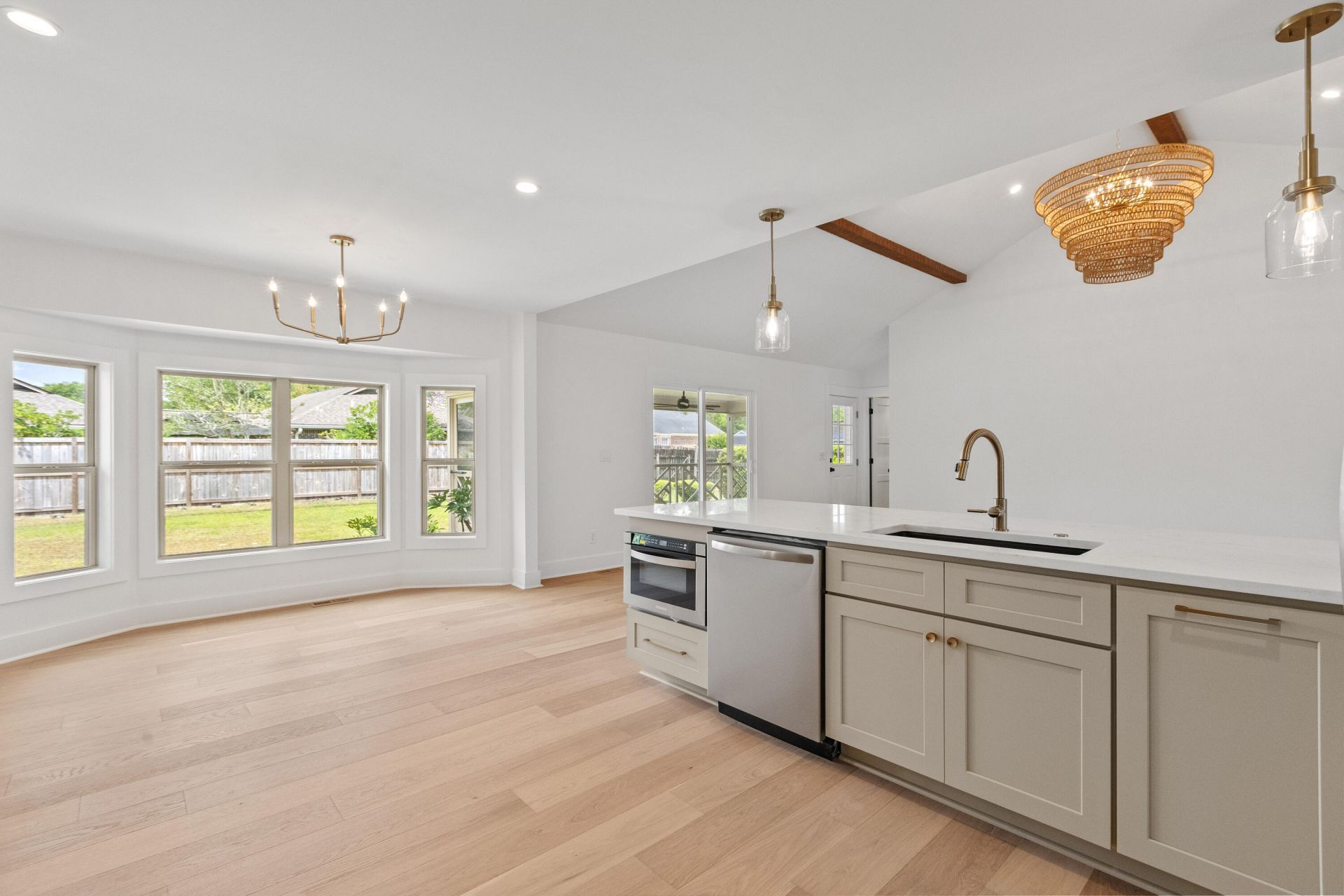 2912 Doncaster Drive Photo 13