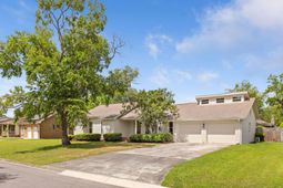2912 Doncaster Drive photo 4