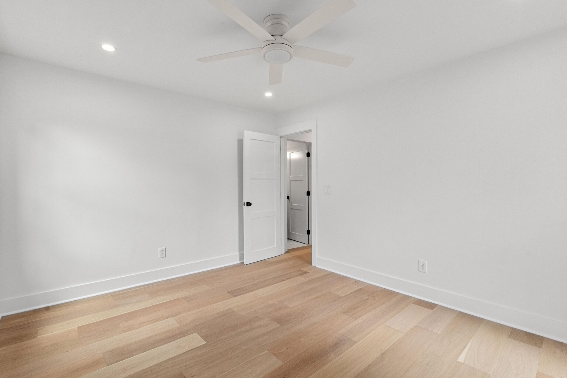 2912 Doncaster Drive Photo 27