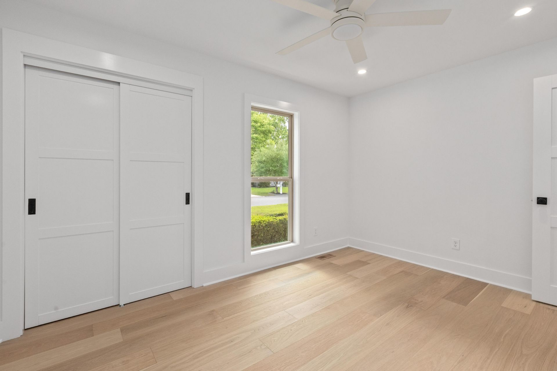 2912 Doncaster Drive Photo 33