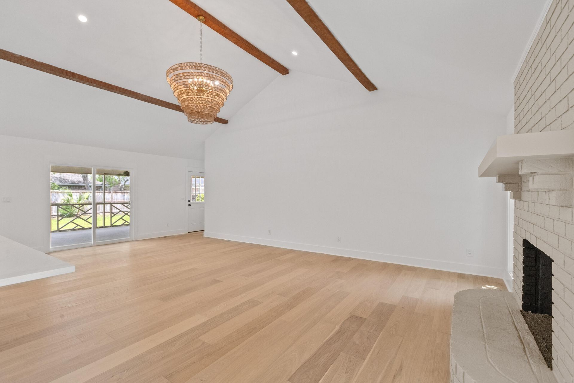 2912 Doncaster Drive Photo 6