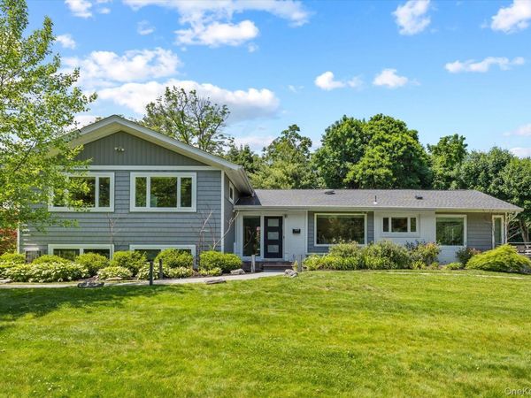 125 Hicks Lane , Great Neck, NY 11024