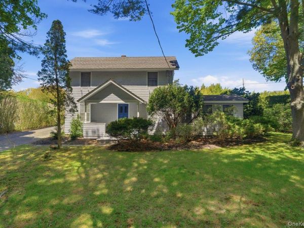 71 Montauk Highway, Quogue, NY 11959