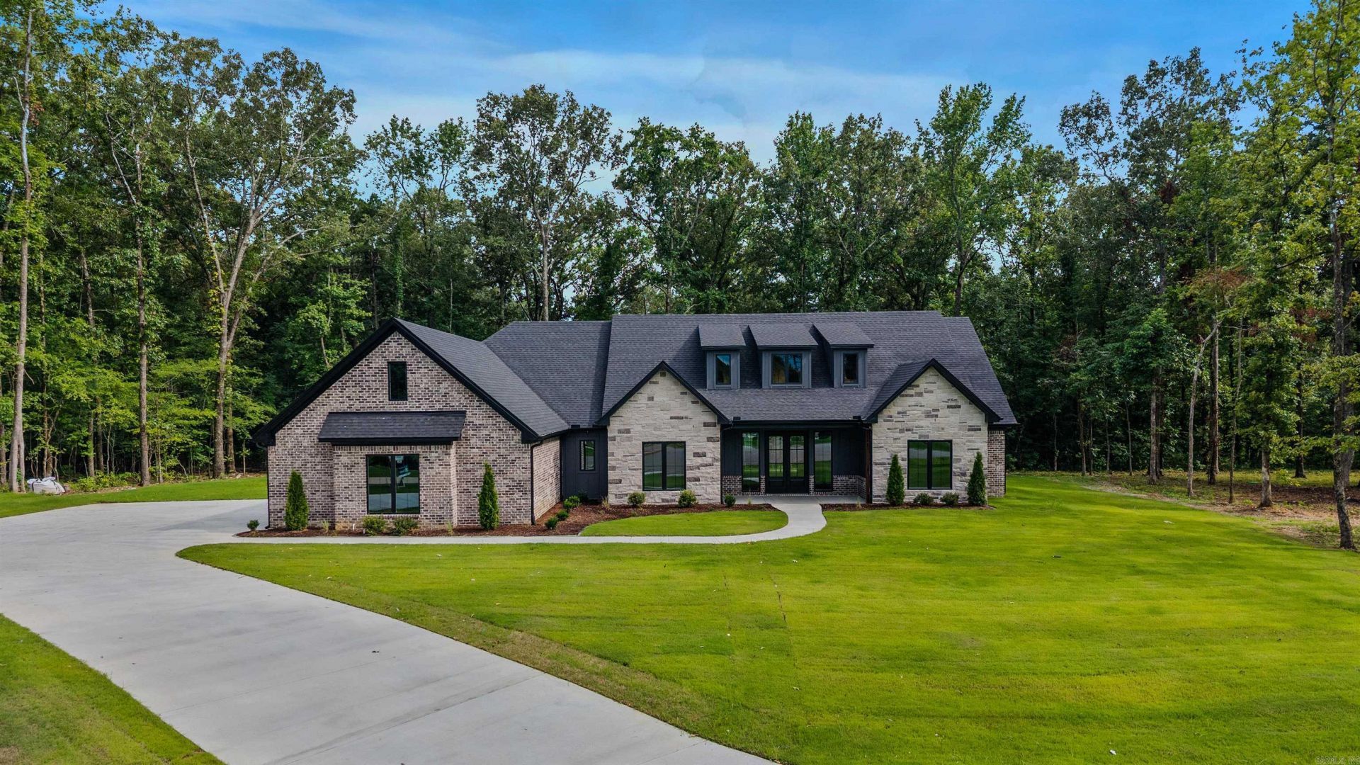3061 Avilla Manor Trail Alexander, AR 72002