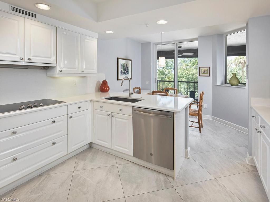 7225 Pelican Bay Blvd, Unit 203, Naples, FL 34108 Photo