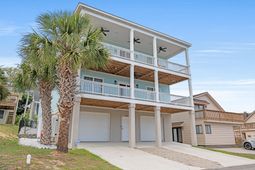 924 Perrin Dr. photo 4