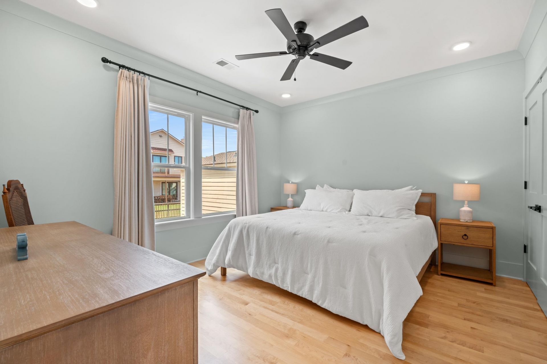 924 Perrin Dr. Photo 32