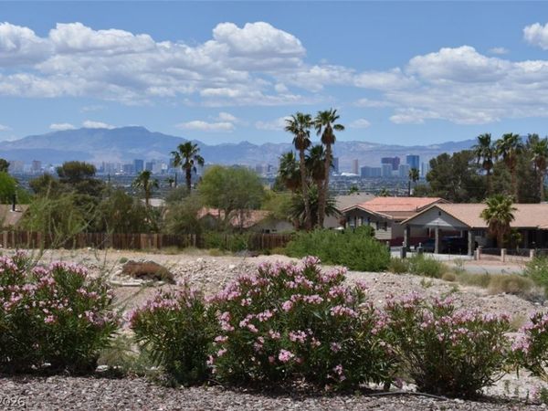 6889 Beverly Glen Avenue , Unit b, Las Vegas, NV 89110
