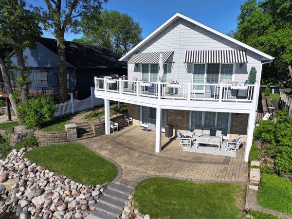 401 Hill Ave , Spirit Lake, IA 51360