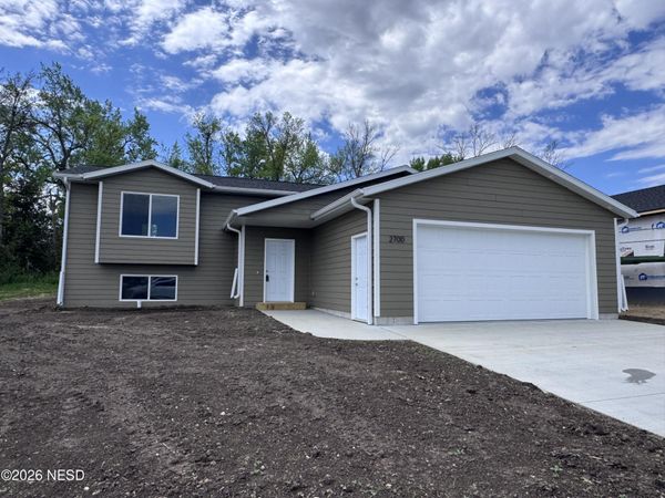 2700 1ST AVENUE SW, Watertown, SD 57201