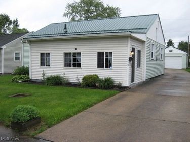2319 Bollinger Avenue NE, Canton, OH 44705