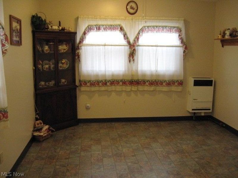 2319 Bollinger Avenue NE, Canton, OH 44705 Photo 4