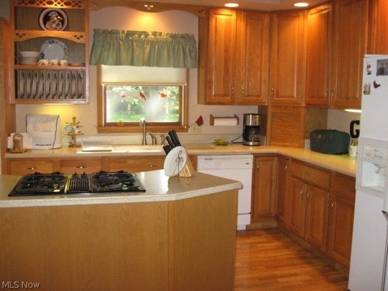 2319 Bollinger Avenue NE, Canton, OH 44705 Photo 8
