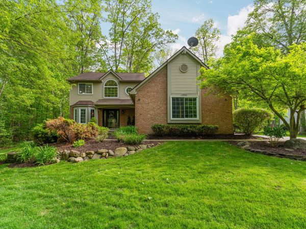 7824 Turnberry Drive, Whitmore Lake, MI 48189