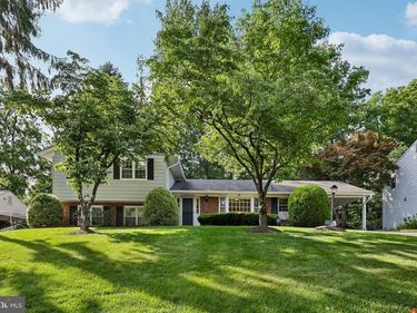 2205 ABBOTSFORD, VIENNA, VA 22181