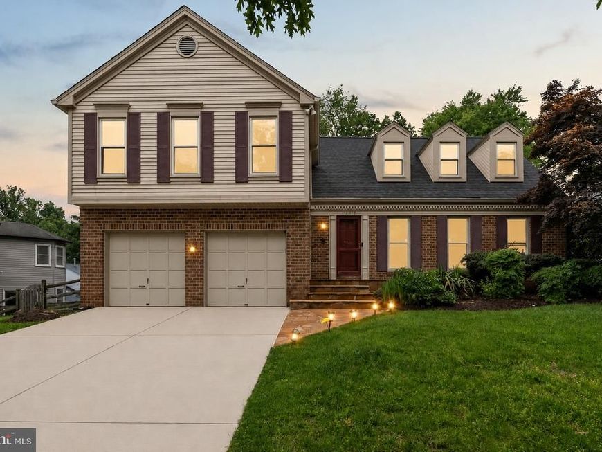 1119 Halesworth Drive, Potomac, MD 20854 Main Photo