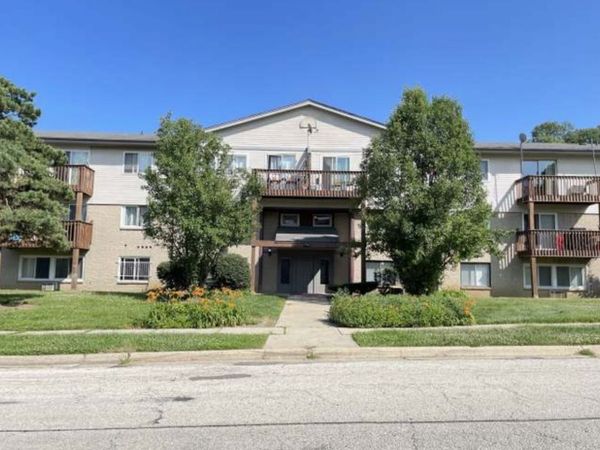 555 Deepwoods Drive , Unit 2E, Mundelein, IL 60060