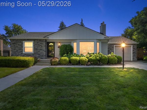 2546 DORCHESTER Road , Birmingham, MI 48009