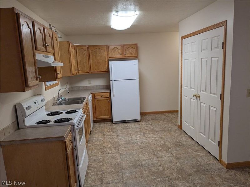 186 9th Street SW, Unit D, Strasburg, OH 44680 Photo 10
