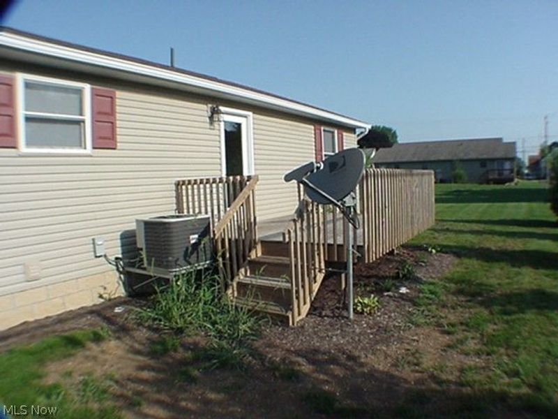 186 9th Street SW, Unit D, Strasburg, OH 44680 Photo 2