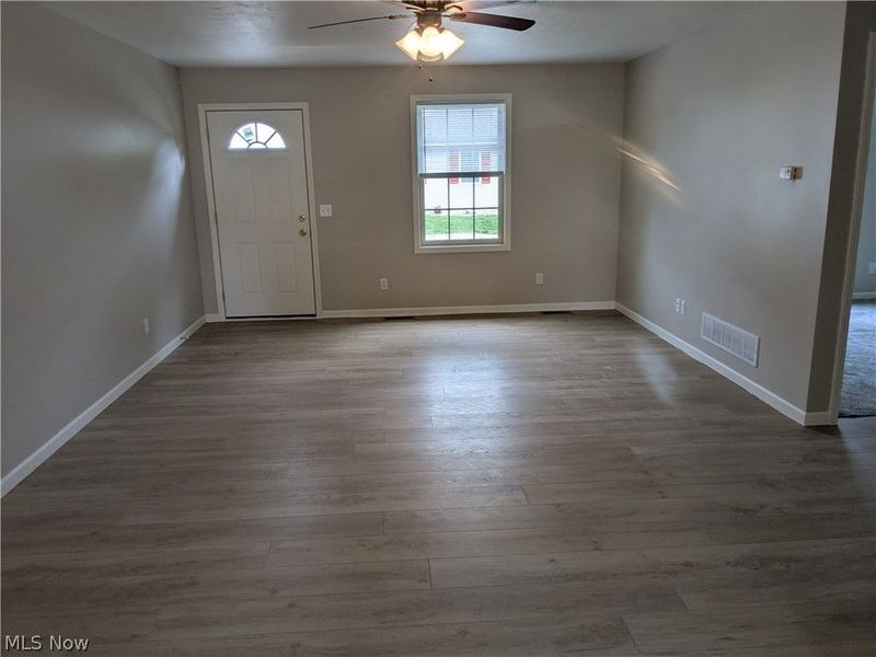 186 9th Street SW, Unit D, Strasburg, OH 44680 Photo 5