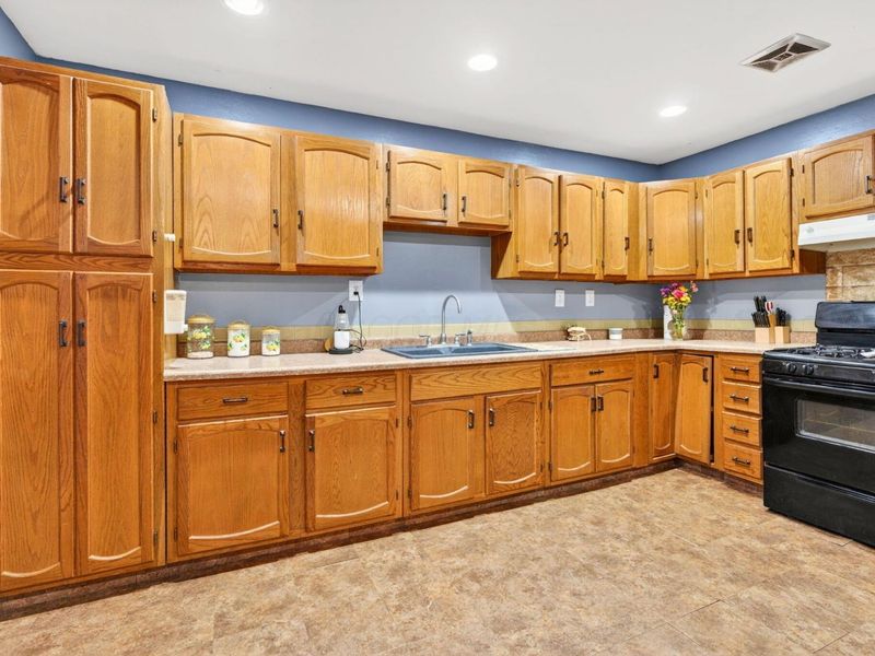 162 Church Street , Hamden, OH 45634 Photo 17