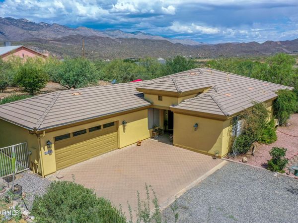 33250 S SUMMIT Drive, Black Canyon City, AZ 85324