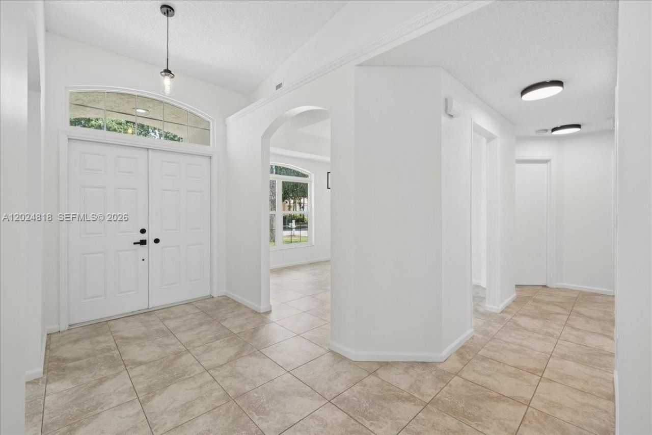 6508 NW 54th Ct, Lauderhill, FL 33319 Photo