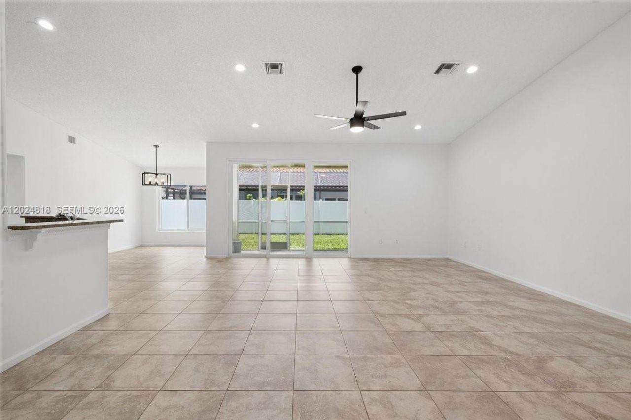 6508 NW 54th Ct, Lauderhill, FL 33319 Photo