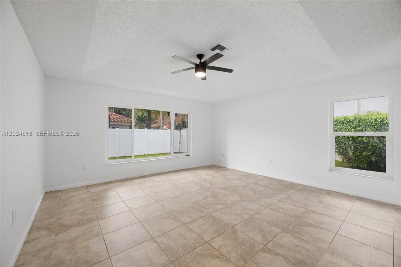 6508 NW 54th Ct, Lauderhill, FL 33319 Photo