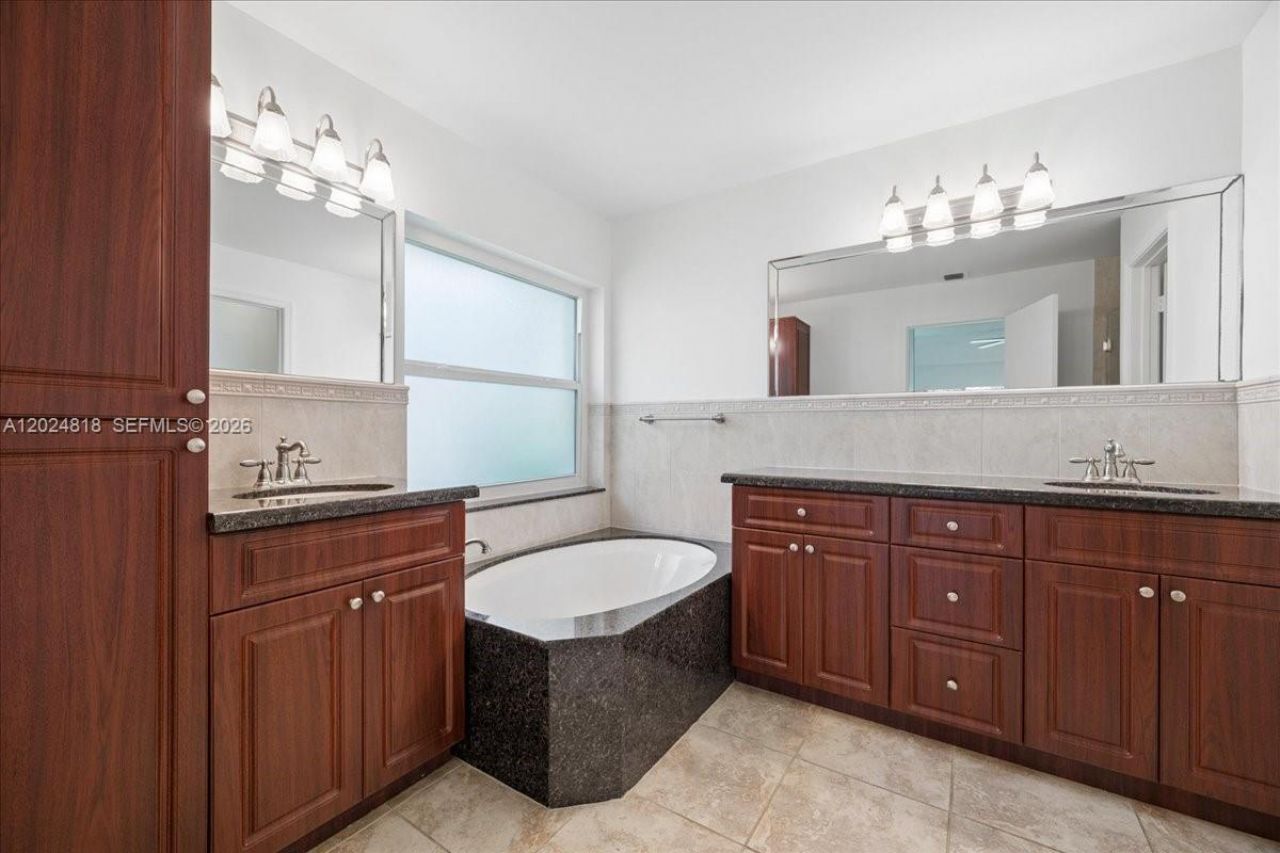 6508 NW 54th Ct, Lauderhill, FL 33319 Photo
