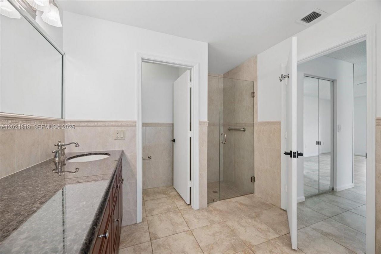 6508 NW 54th Ct, Lauderhill, FL 33319 Photo