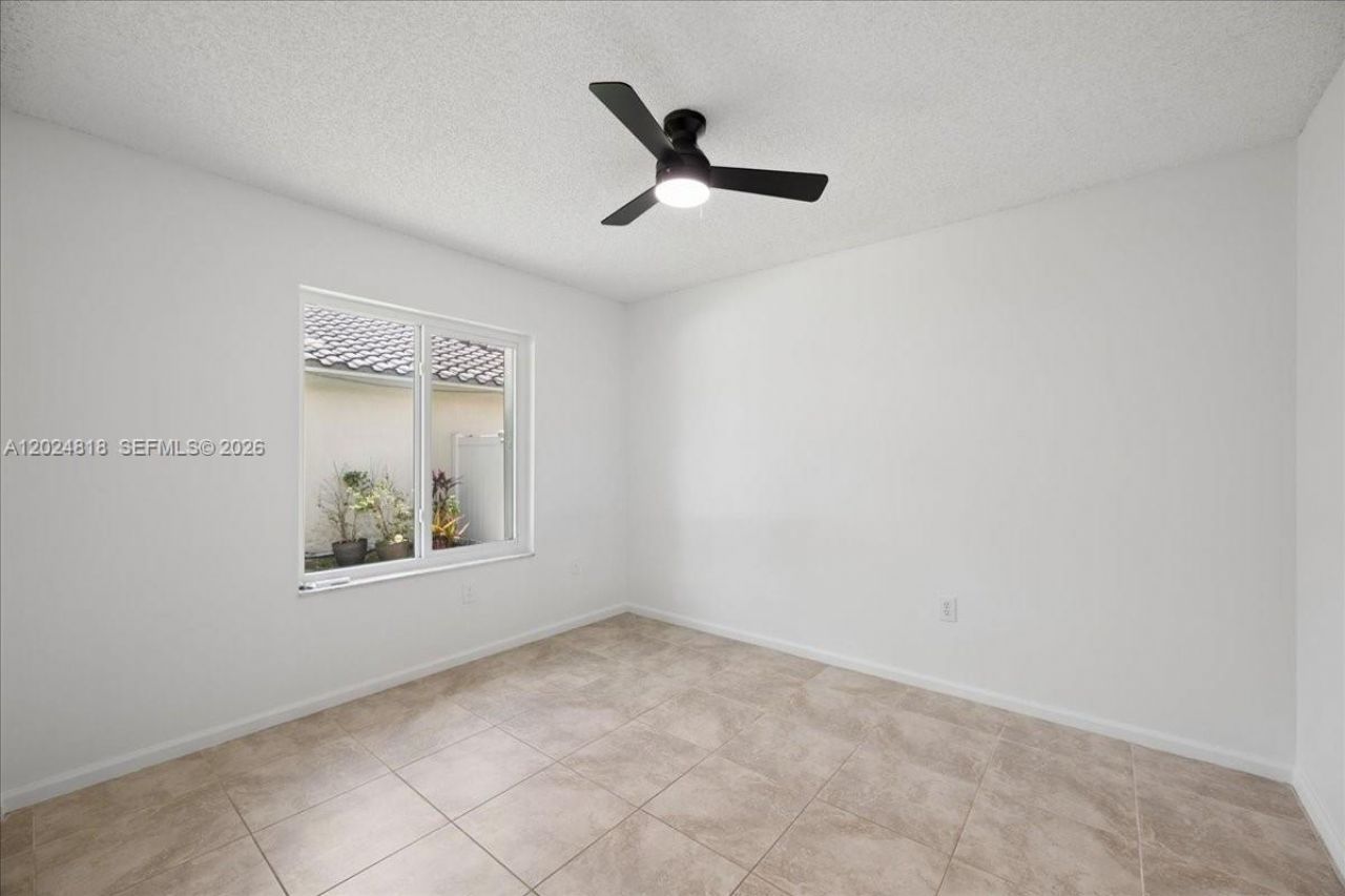 6508 NW 54th Ct, Lauderhill, FL 33319 Photo