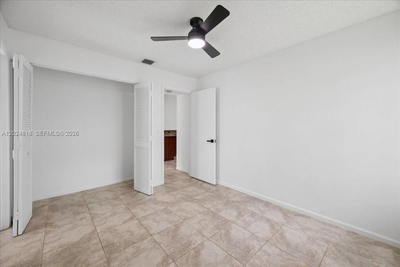 6508 NW 54th Ct, Lauderhill, FL 33319 Photo