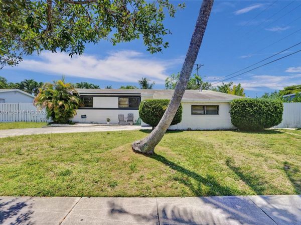 9910 Bahama Dr, Cutler Bay, FL 33189