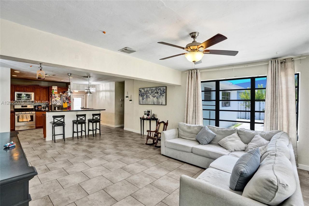9910 Bahama Dr , Cutler Bay, FL 33189 Photo