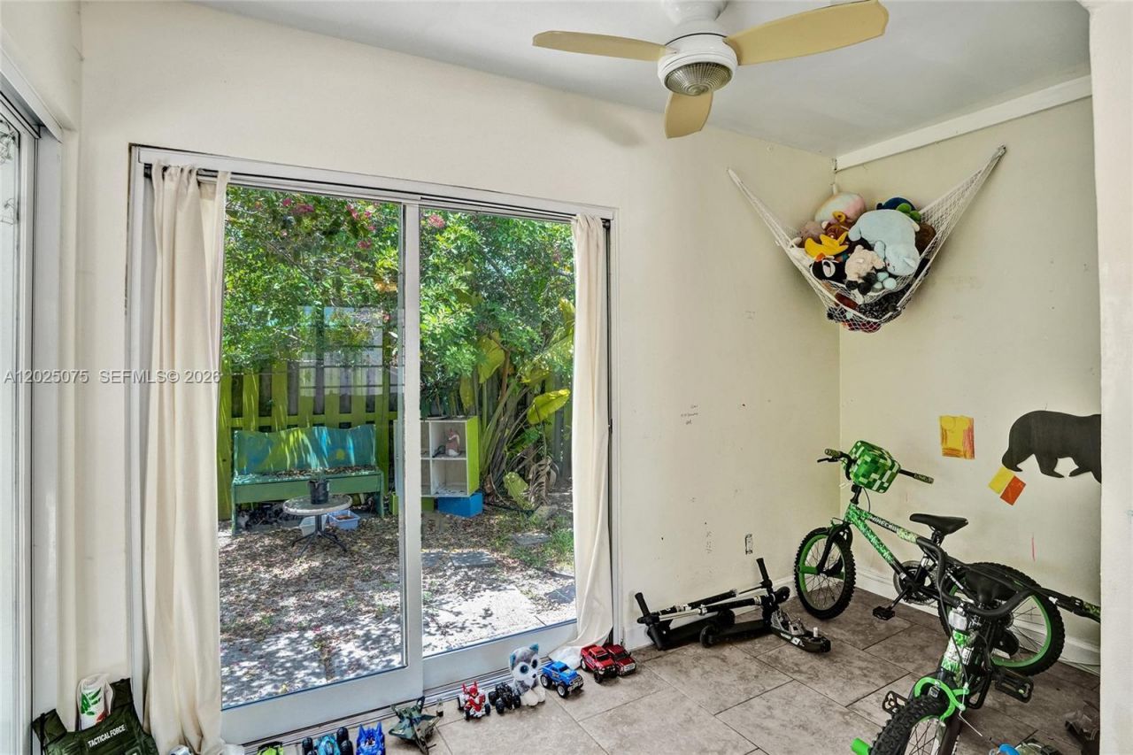 9910 Bahama Dr , Cutler Bay, FL 33189 Photo