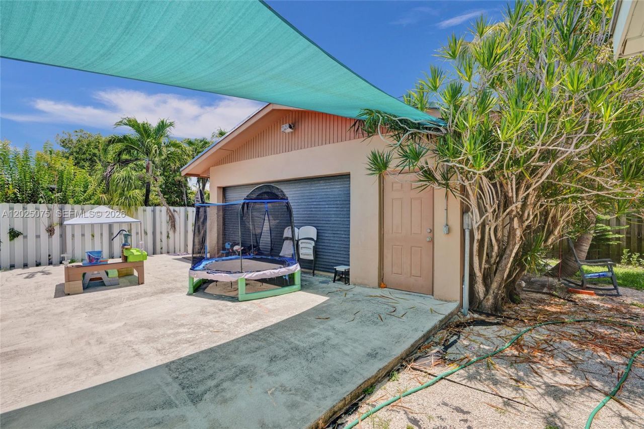 9910 Bahama Dr, Cutler Bay, FL 33189 Photo