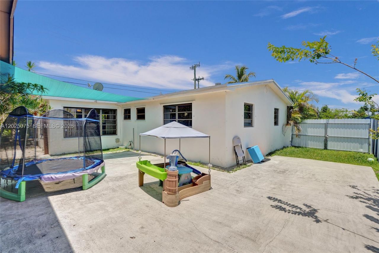 9910 Bahama Dr, Cutler Bay, FL 33189 Photo