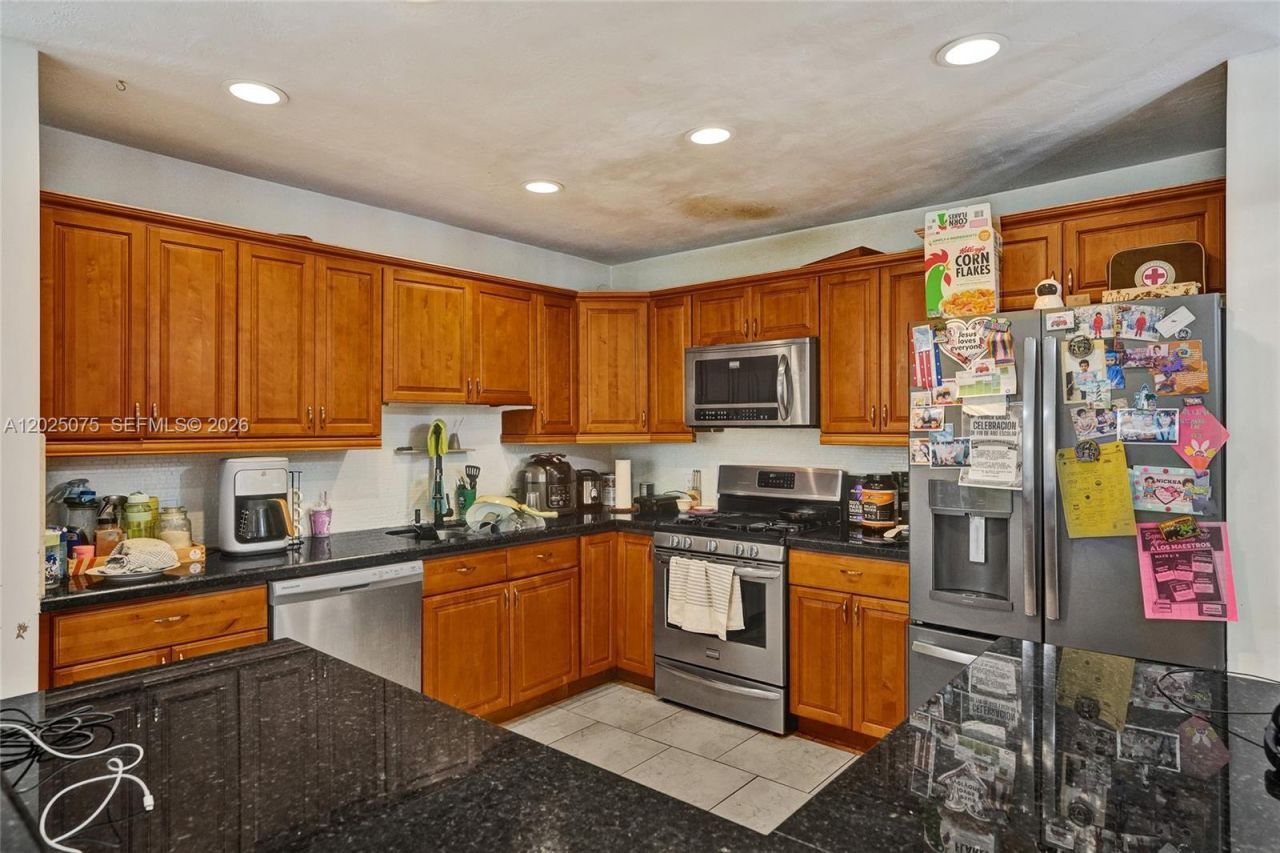 9910 Bahama Dr , Cutler Bay, FL 33189 Photo